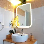 Luxury Apartment *